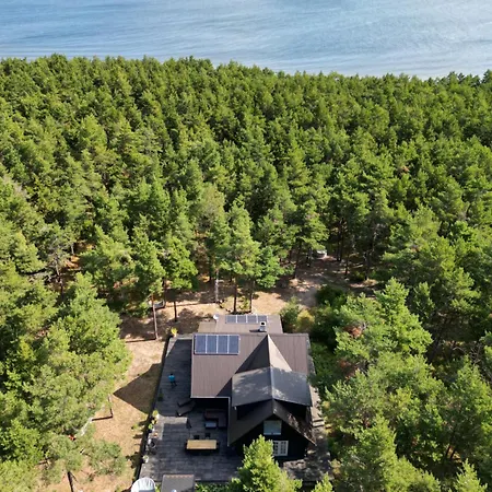 Wild Villa